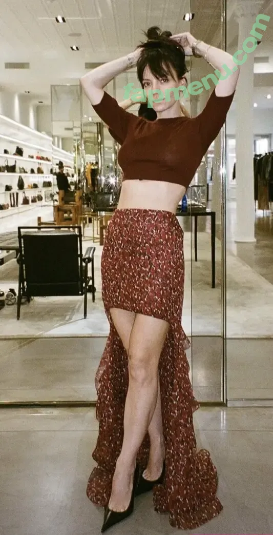 Lily Allen nude photo #0894 (lilyallen)