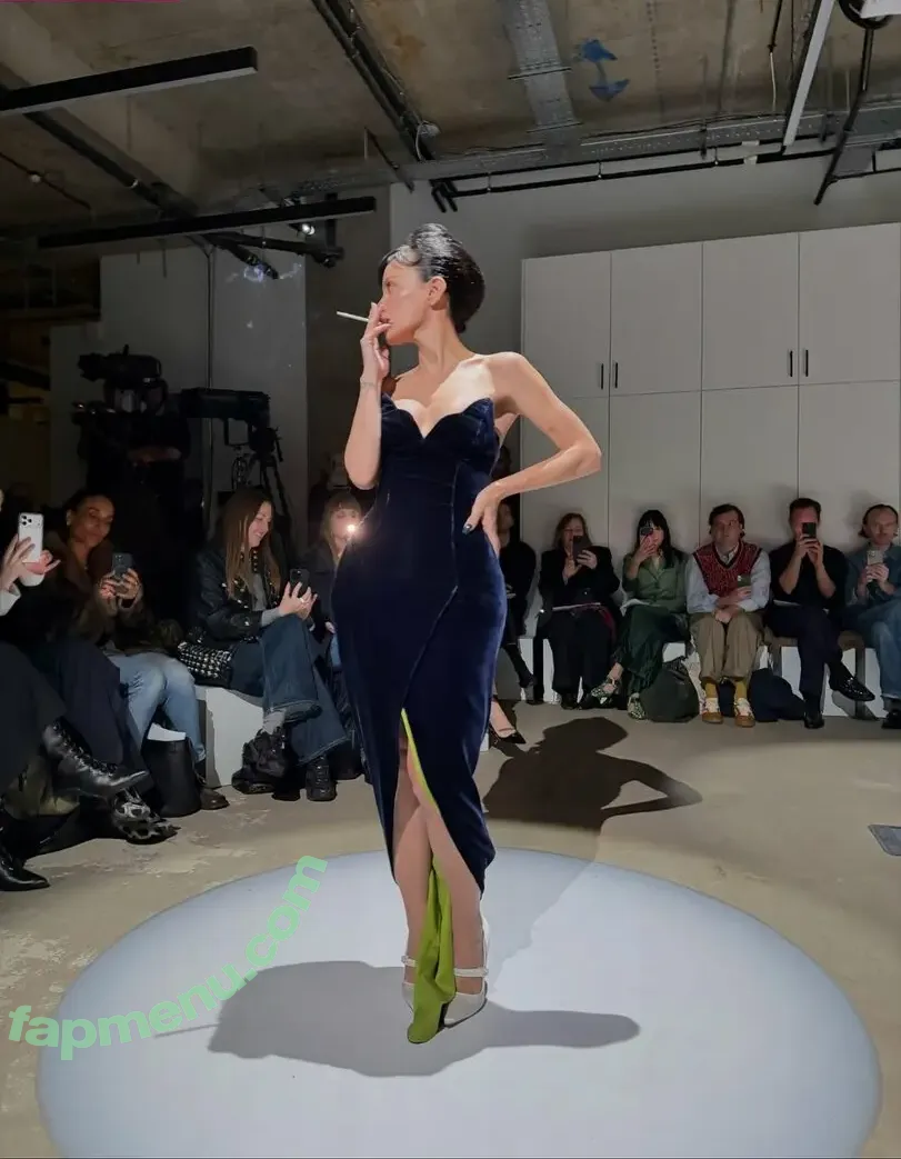 Lily Allen nude photo #0953 (lillyallen819 / lilyallen)