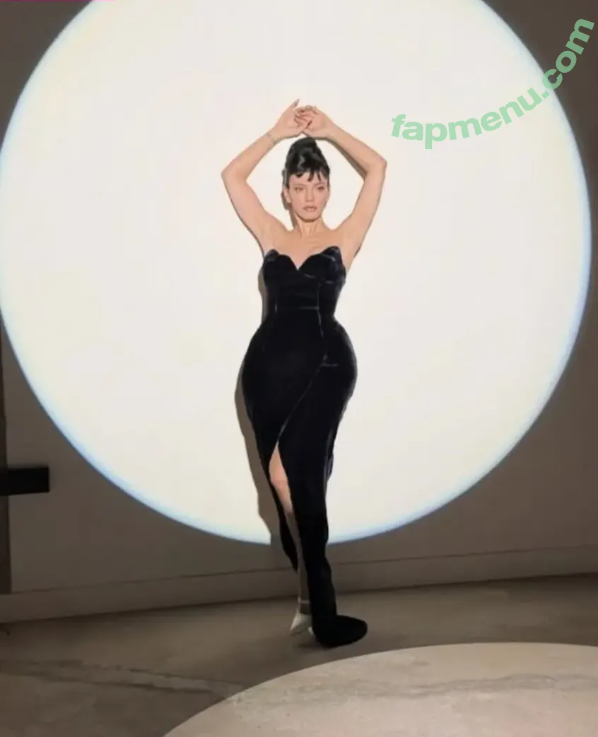 Lily Allen nude photo #0960 (lillyallen819 / lilyallen)