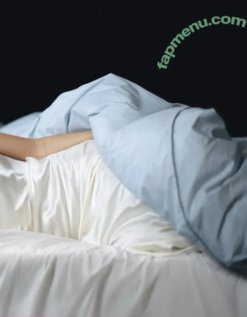 Lily Allen nude photo #1025 (lilyallen)