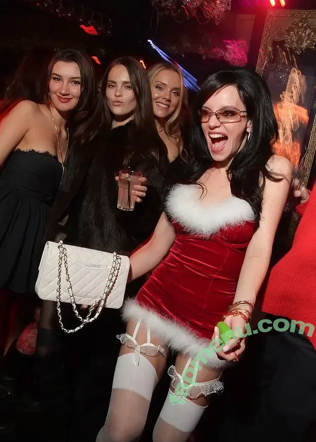 Lily Allen nude photo #1126 (lilyallen)