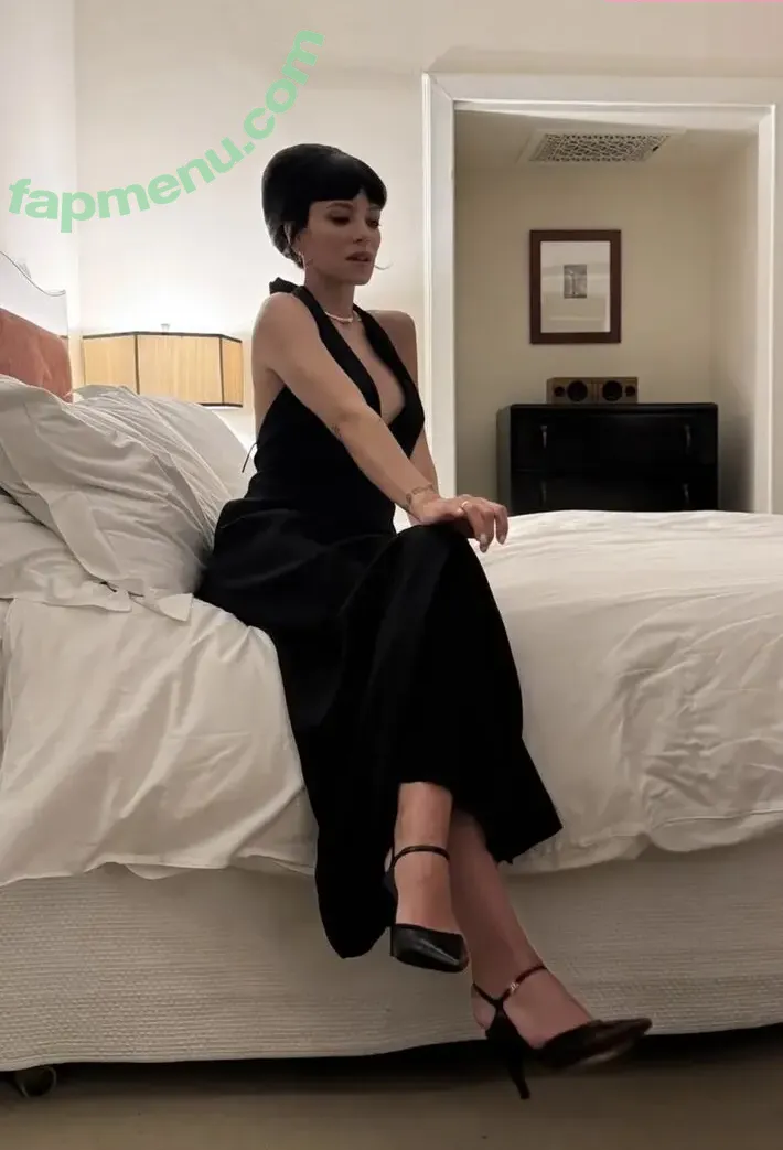 Lily Allen nude photo #1173 (lilyallen)