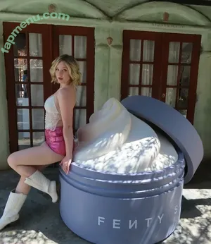 Lily Brooks O’Briant / lilybrooksobriant nude photo #0012