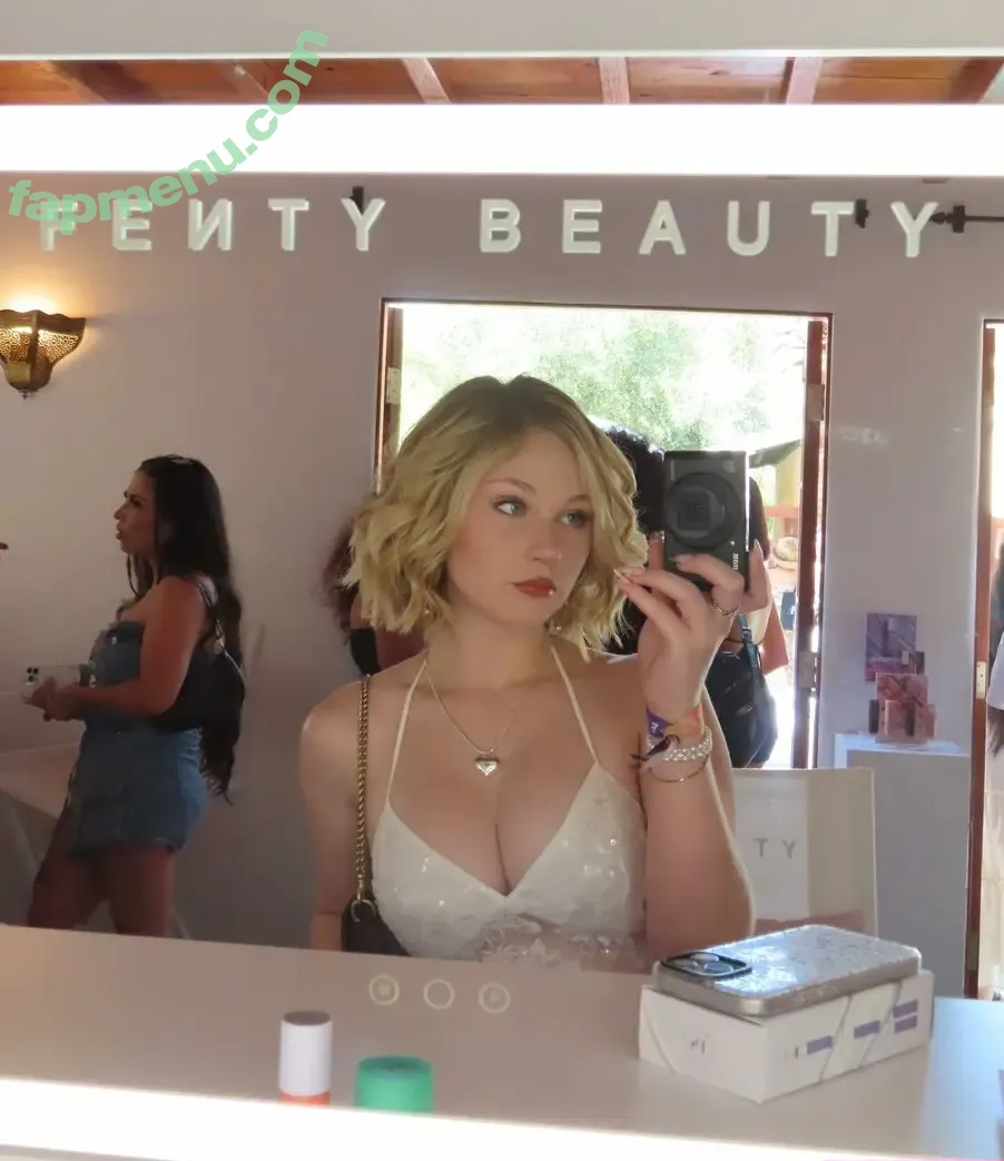 Lily Brooks O’Briant nude photo #0003 (lilybrooksobriant)
