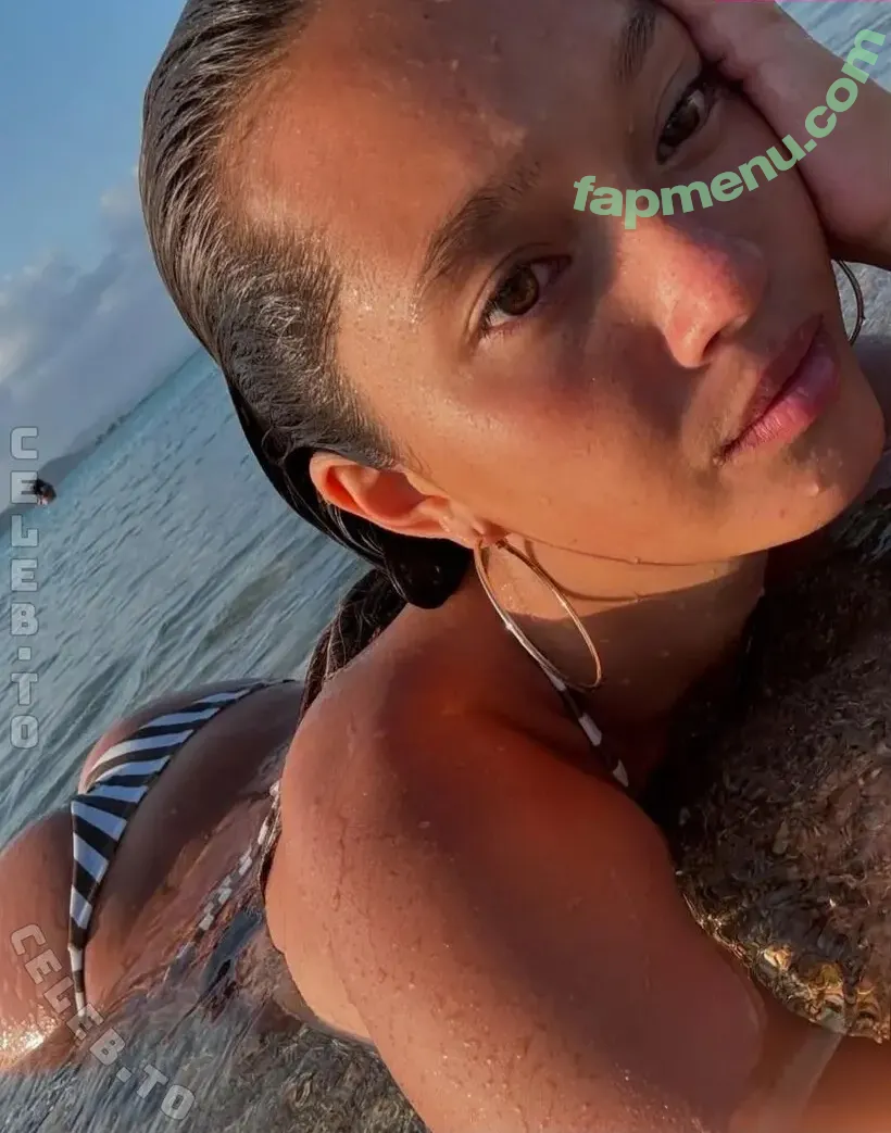 Lily Chee nude photo #1178 (LilyChee)