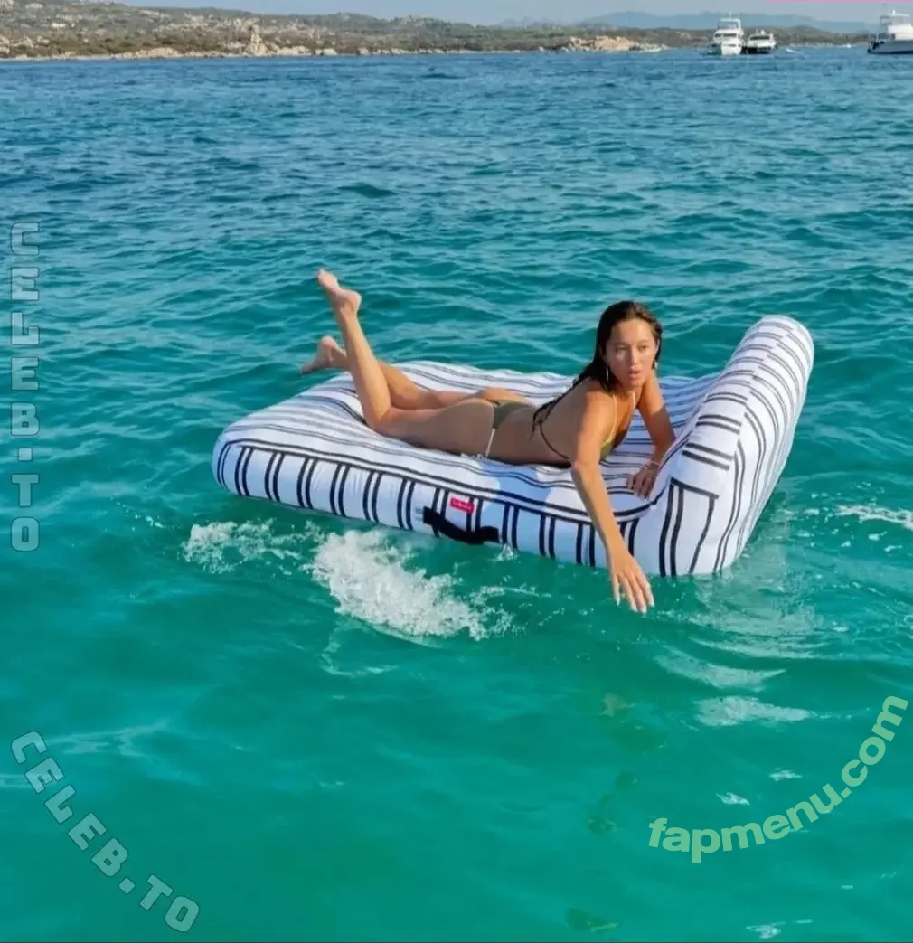 Lily Chee nude photo #1179 (LilyChee)