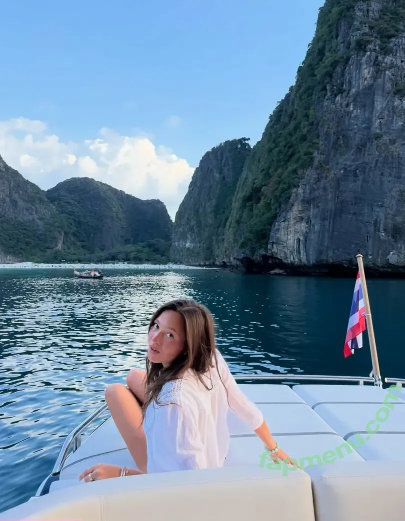 Lily Chee nude photo #1226 (LilyChee)