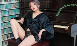 Lily Chong / lilychong19 nude photo #0020