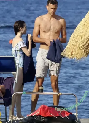 Lily Collins / lily_collins / lilyjcollins nude photo #1159