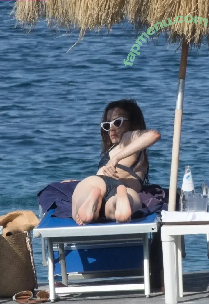 Lily Collins nude photo #1163 (lily_collins / lilyjcollins)