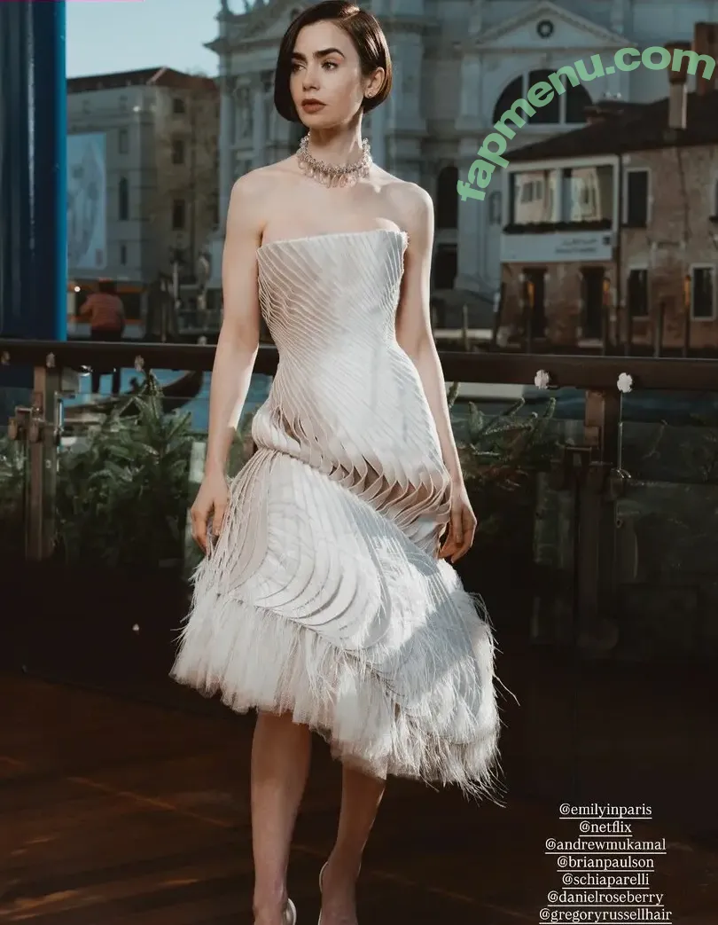 Lily Collins nude photo #1349 (lily_collins / lilyjcollins)
