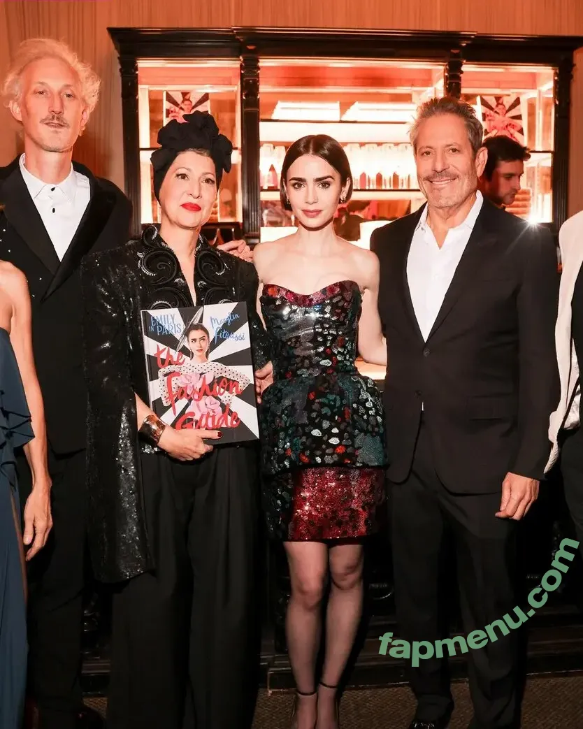 Lily Collins nude photo #1385 (lily_collins / lilyjcollins)