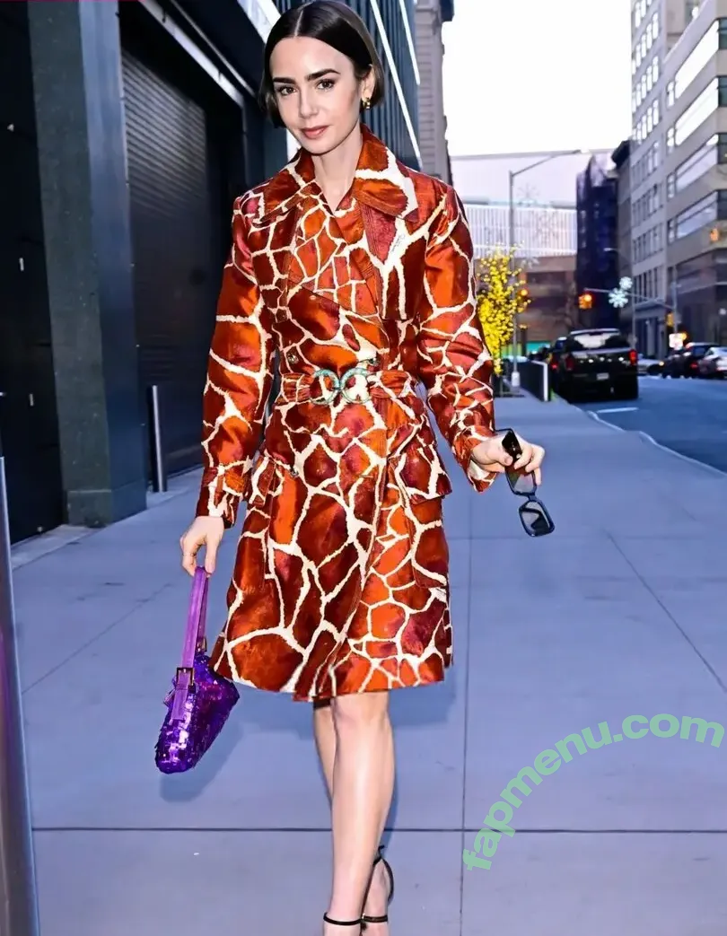 Lily Collins nude photo #1397 (lily_collins / lilyjcollins)