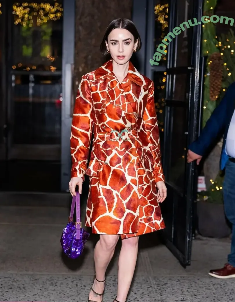 Lily Collins nude photo #1399 (lily_collins / lilyjcollins)