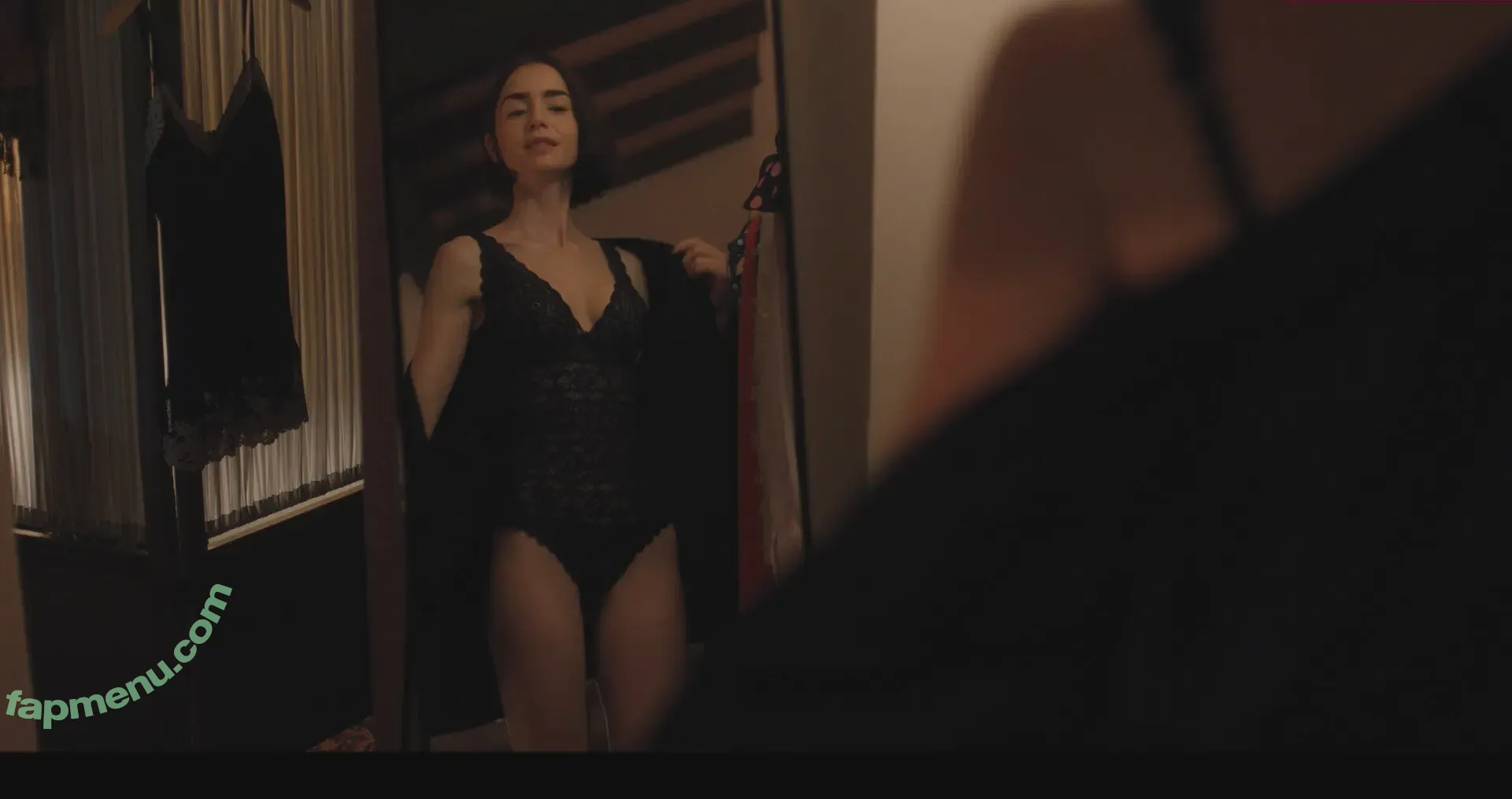 Lily Collins nude photo #1421 (lily_collins / lilyjcollins)