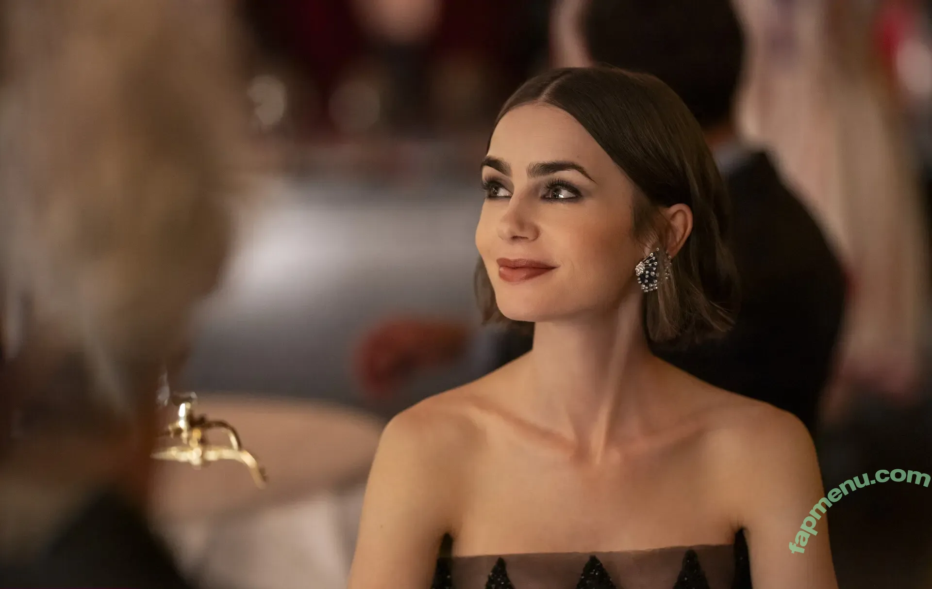 Lily Collins nude photo #1425 (lily_collins / lilyjcollins)