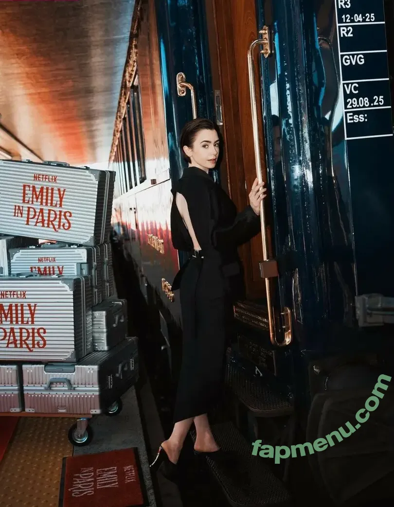 Lily Collins nude photo #1443 (lily_collins / lilyjcollins)