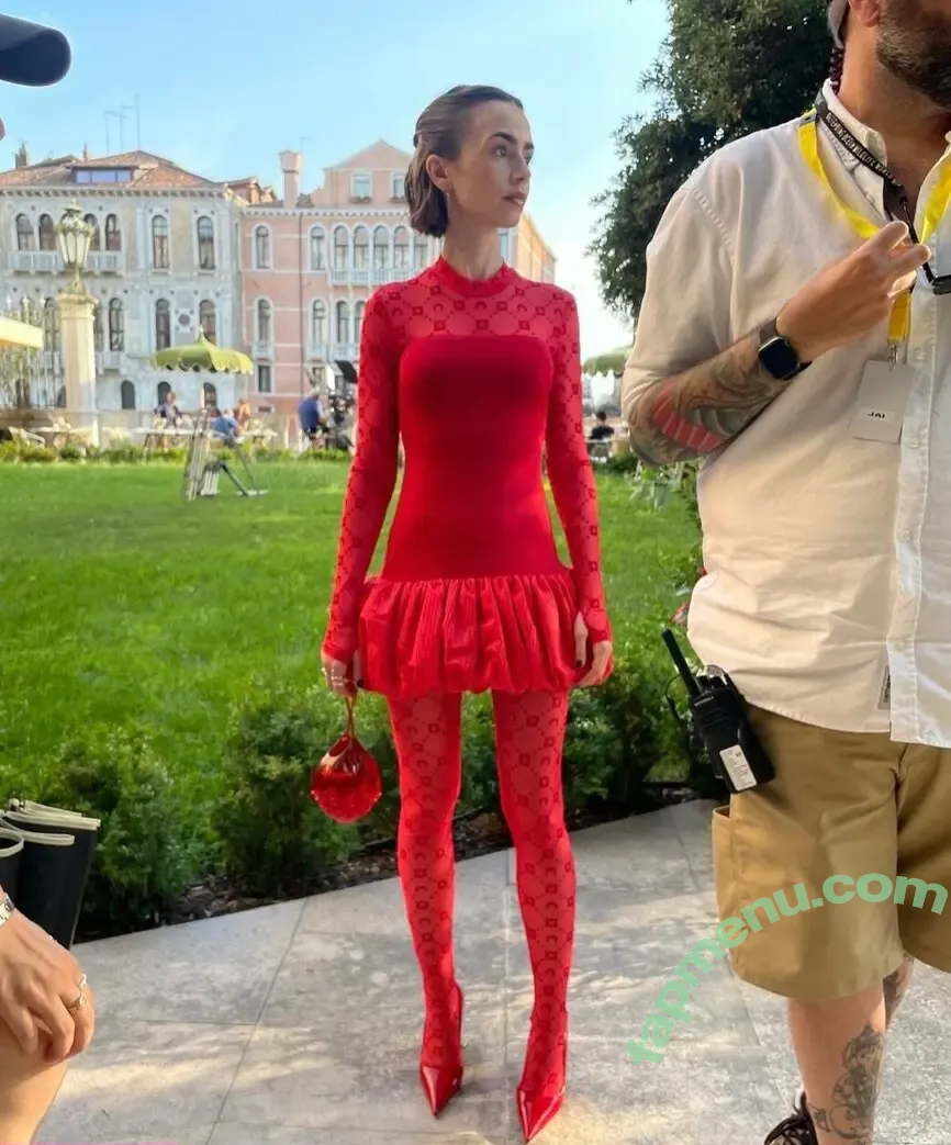 Lily Collins nude photo #1456 (lily_collins / lilyjcollins)