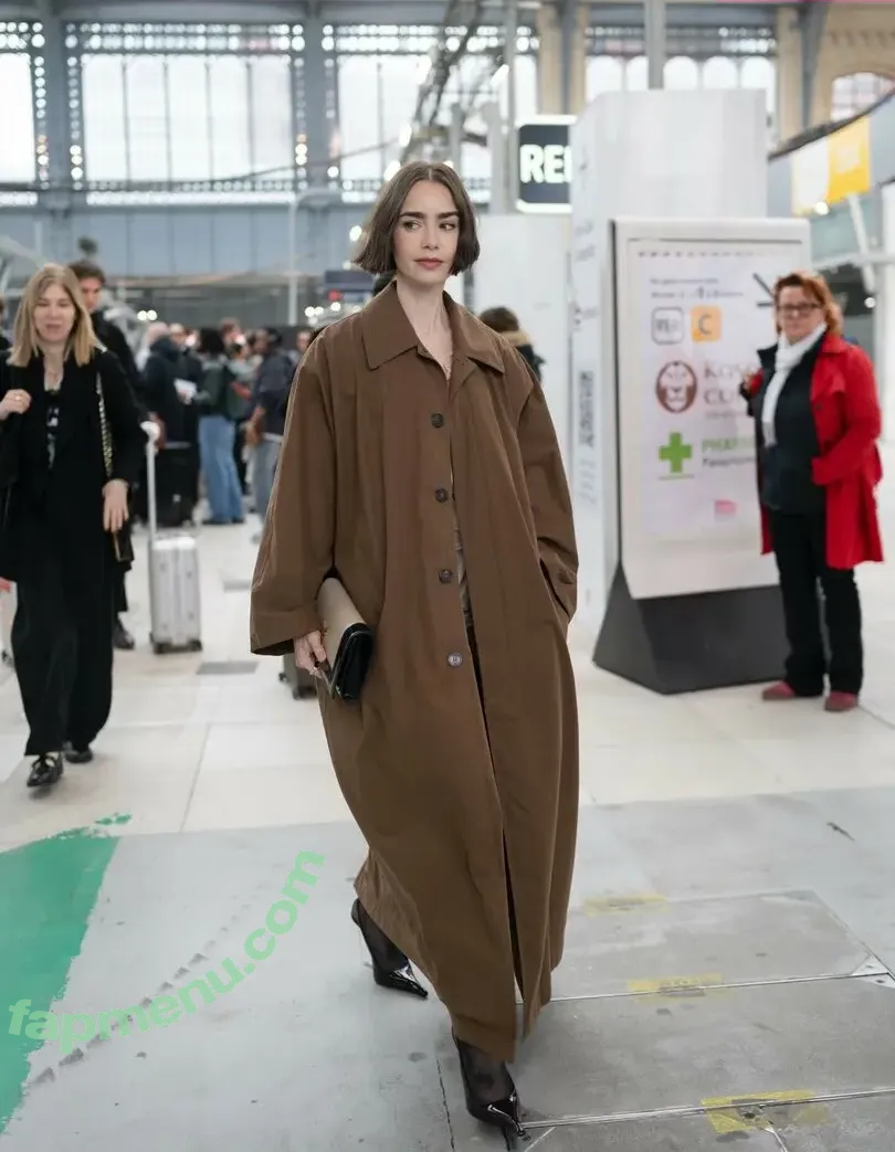 Lily Collins nude photo #1468 (lily_collins / lilyjcollins)