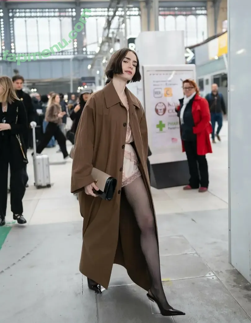 Lily Collins nude photo #1469 (lily_collins / lilyjcollins)