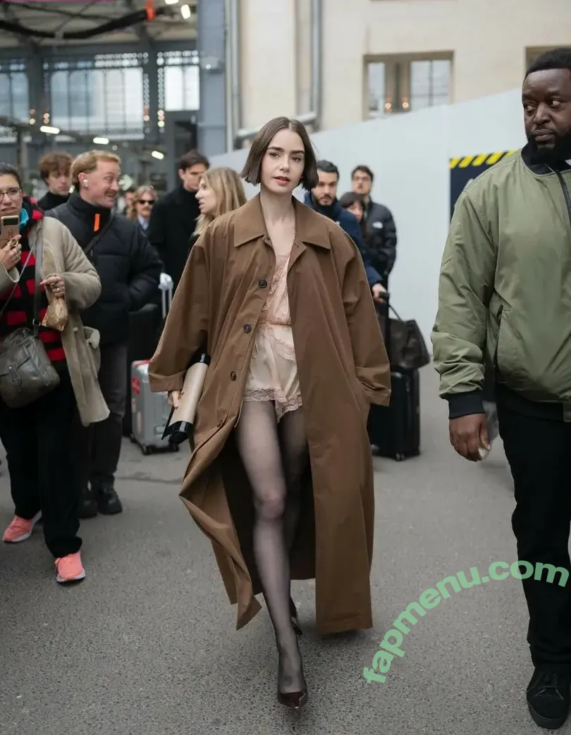Lily Collins nude photo #1471 (lily_collins / lilyjcollins)