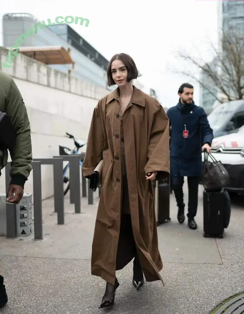 Lily Collins nude photo #1472 (lily_collins / lilyjcollins)