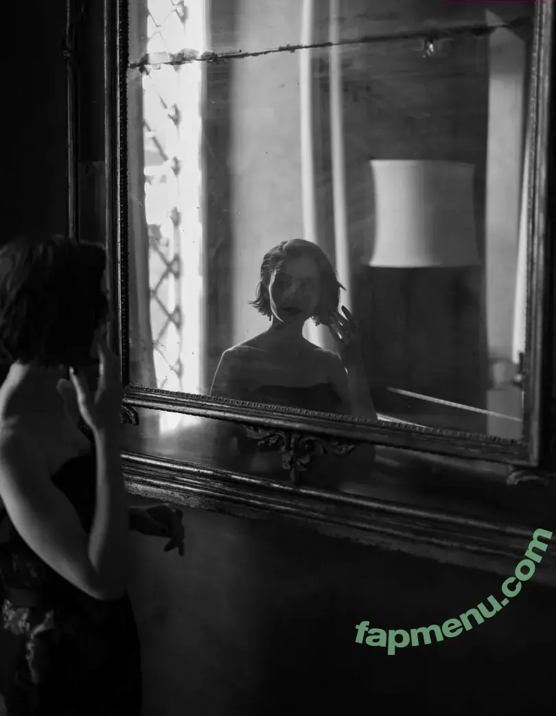 Lily Collins nude photo #1486 (lily_collins / lilyjcollins)