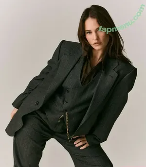 Lily James / LilyCJames / lillyjames / lilyjamesofficial nude photo #1546