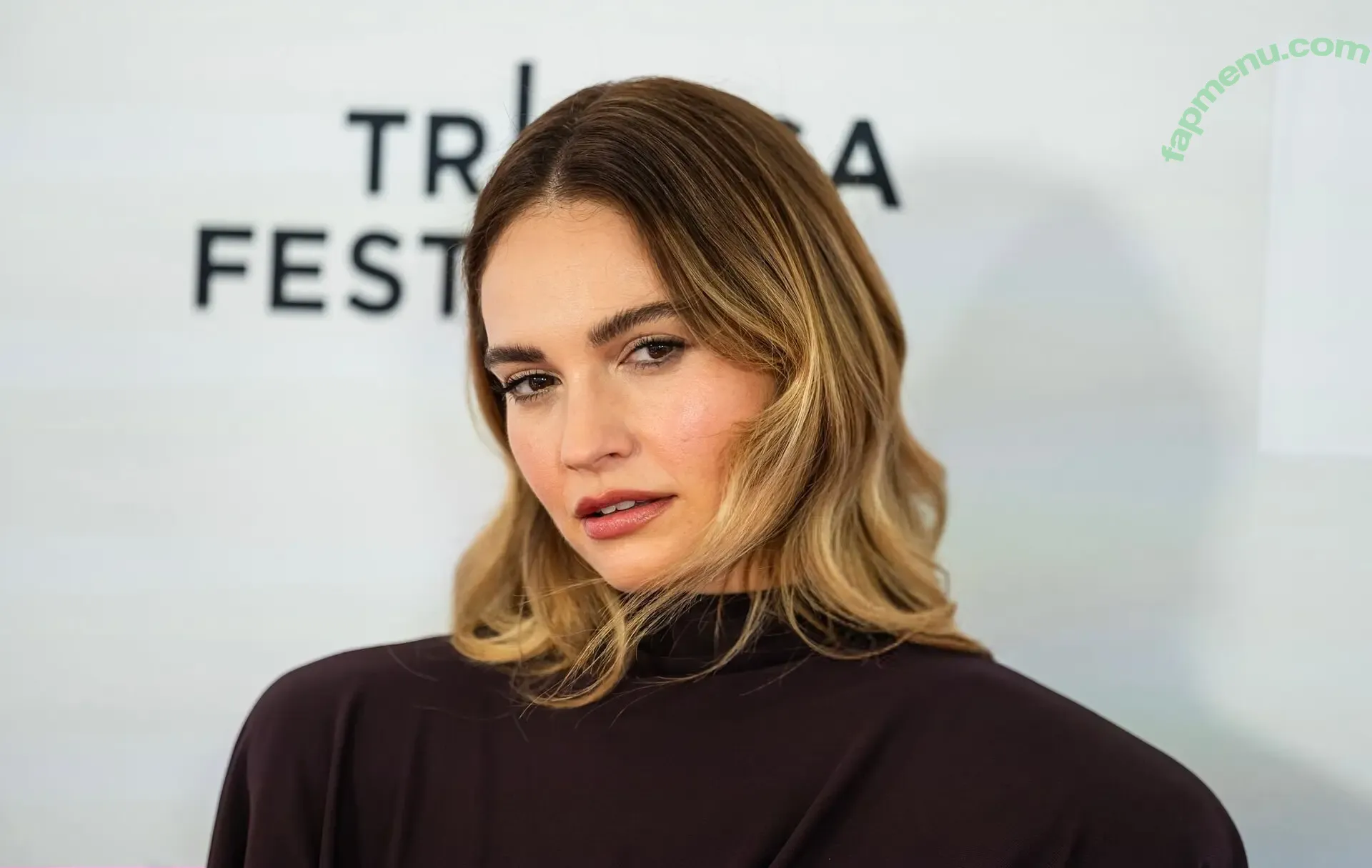 Lily James nude photo #1385 (lillyjames / lilyjamesofficial)