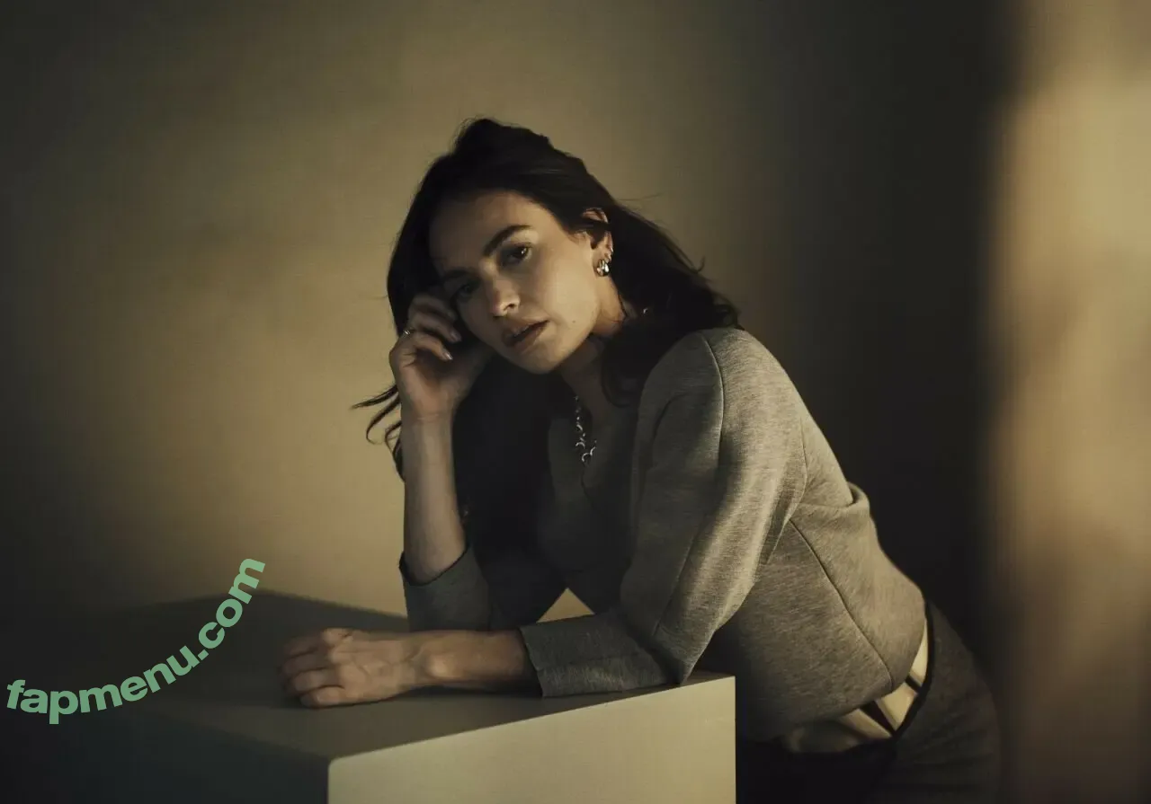 Lily James nude photo #1514 (LilyCJames / lillyjames / lilyjamesofficial)