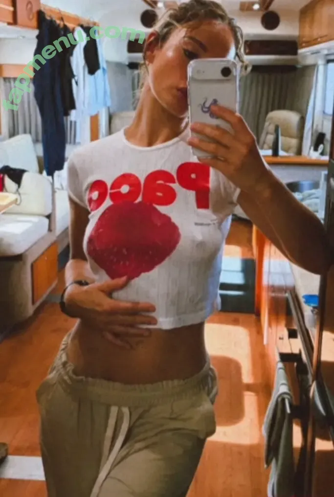 Lily James nude photo #1663 (lillyjames / lilyjamesofficial)