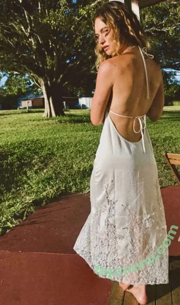 Lily James nude photo #1666 (lillyjames / lilyjamesofficial)