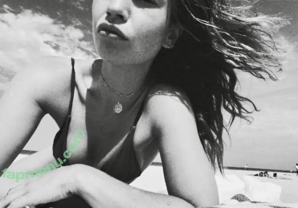 Lily James nude photo #1668 (LilyCJames / lillyjames / lilyjamesofficial)