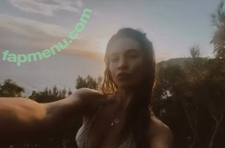 Lily James nude photo #1692 (LilyCJames / lillyjames / lilyjamesofficial)