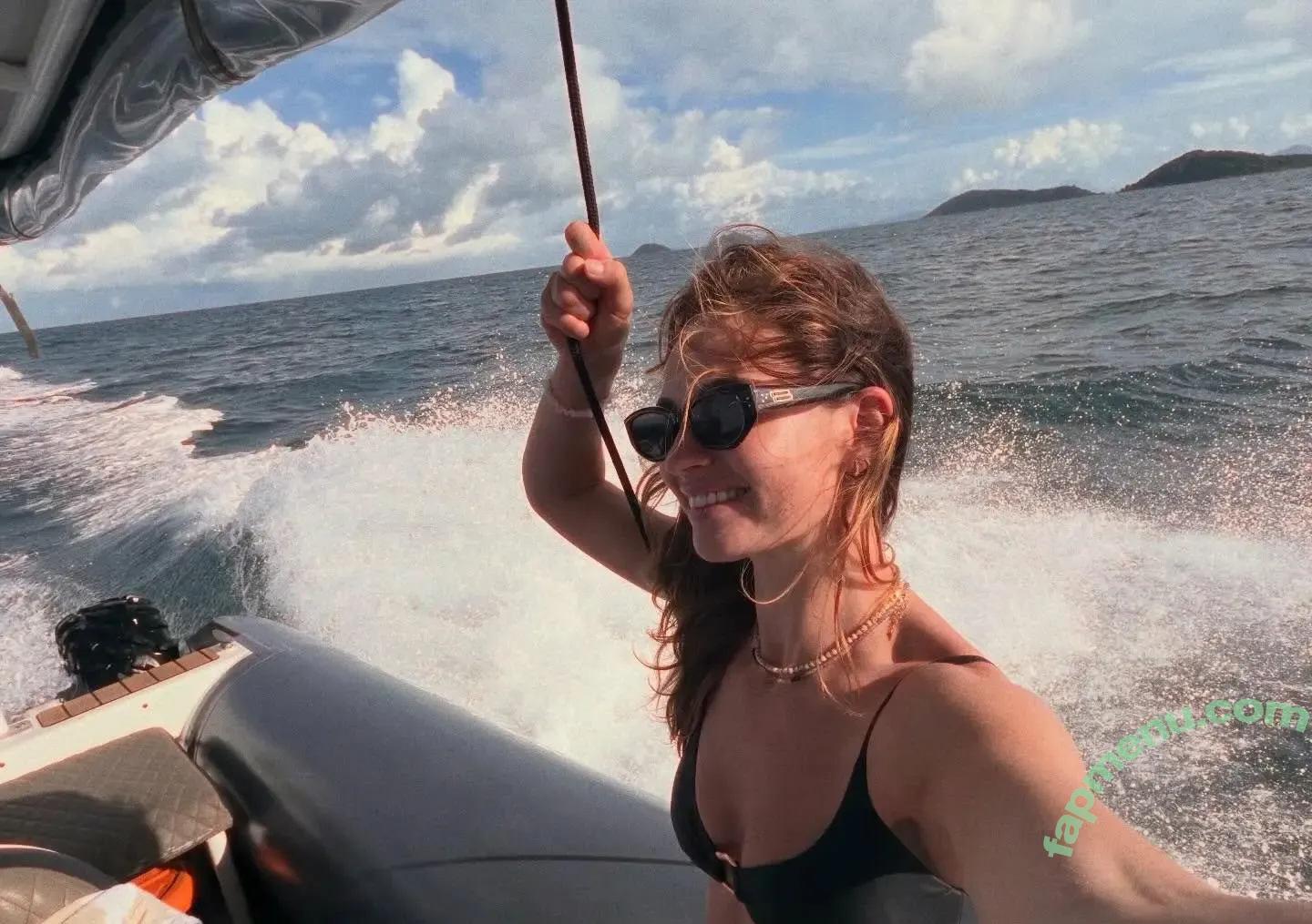 Lily James nude photo #1696 (LilyCJames / lillyjames / lilyjamesofficial)