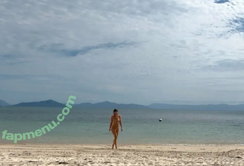 Lily James nude photo #1698 (LilyCJames / lillyjames / lilyjamesofficial)