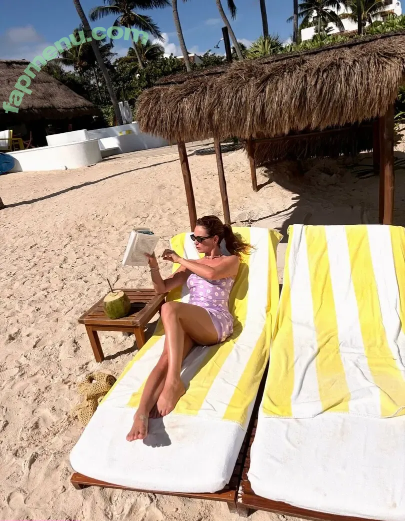 Lily James nude photo #1714 (LilyCJames / lillyjames / lilyjamesofficial)