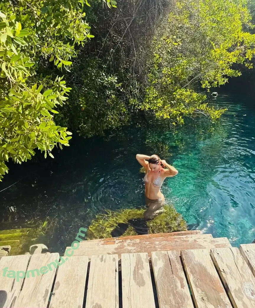 Lily James nude photo #1716 (LilyCJames / lillyjames / lilyjamesofficial)