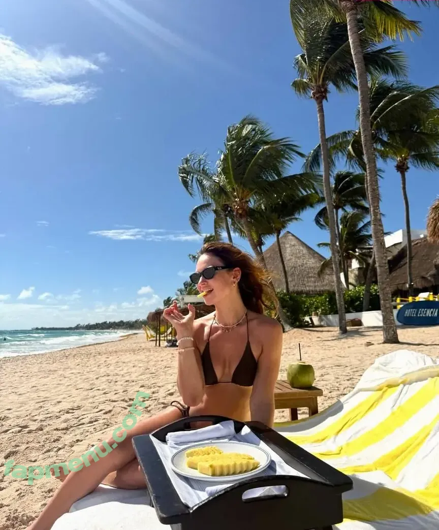 Lily James nude photo #1719 (LilyCJames / lillyjames / lilyjamesofficial)