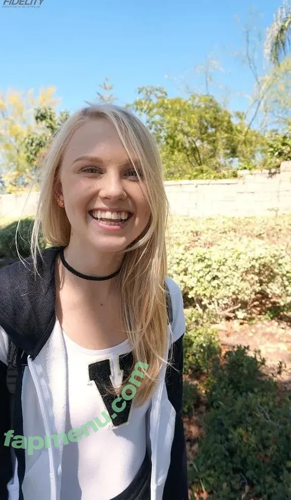 Lily Raider nude photo #0005 (Lily Raider)