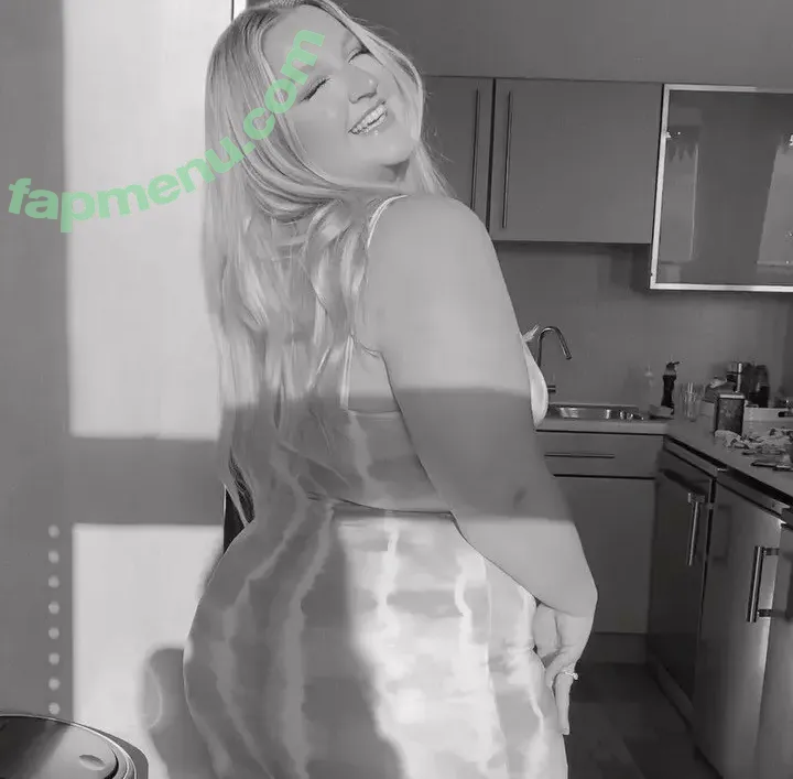 Lily Ramsey nude photo #0001 (ramseylily)