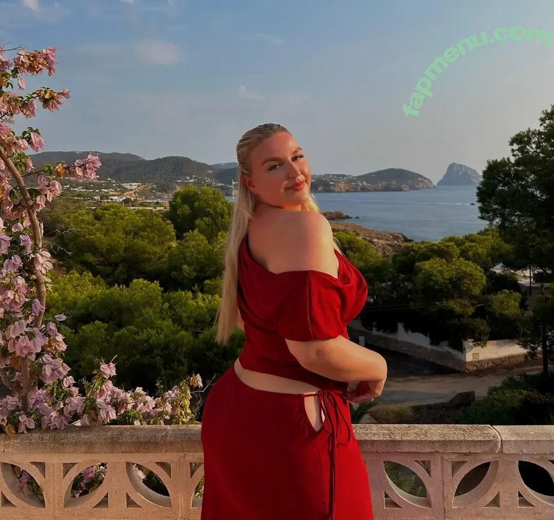 Lily Ramsey nude photo #0010 (ramseylily)