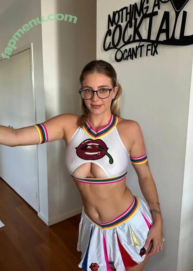 Lily Rose nude photo #0005 (lilrose_ / lilyroset_)