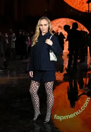 Lily-Rose Depp / lilyrose_depp / lilyrosemeldepp nude photo #0004