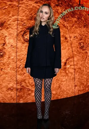 Lily-Rose Depp / lilyrose_depp / lilyrosemeldepp nude photo #0005