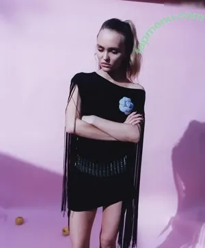 Lily-Rose Depp / Lily Rose Depp / lilyrose_depp / lilyrosemeldepp nude photo #0004