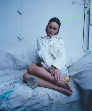 Lily-Rose Depp / Lily Rose Depp / lilyrose_depp / lilyrosemeldepp nude photo #0005