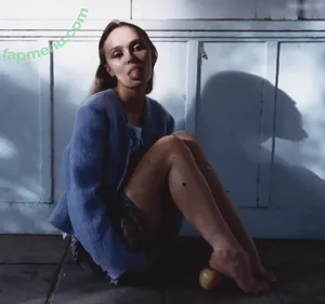 Lily-Rose Depp / Lily Rose Depp / lilyrose_depp / lilyrosemeldepp nude photo #0007