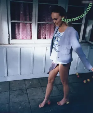 Lily-Rose Depp / Lily Rose Depp / lilyrose_depp / lilyrosemeldepp nude photo #0012