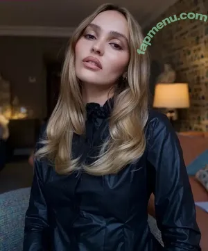 Lily-Rose Depp / Lily Rose Depp / lilyrose_depp / lilyrosemeldepp nude photo #0056